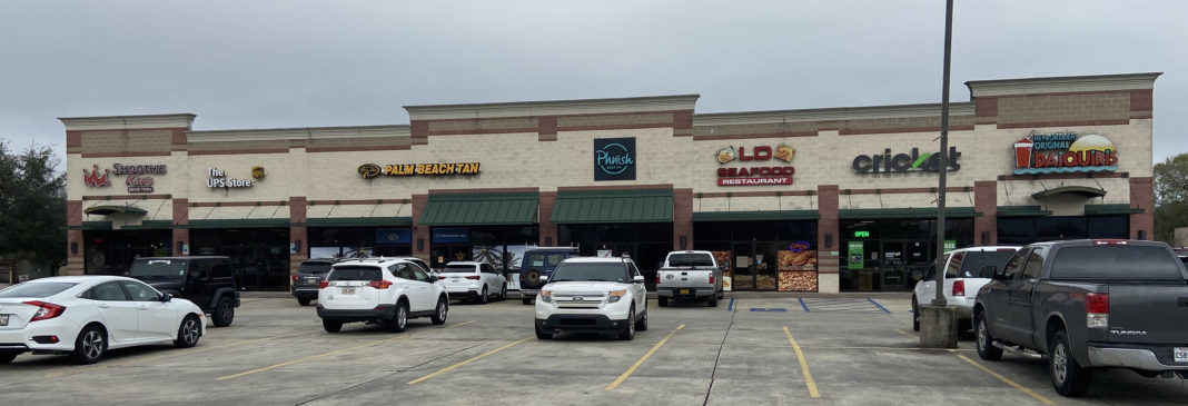 Ultima Plaza strip center