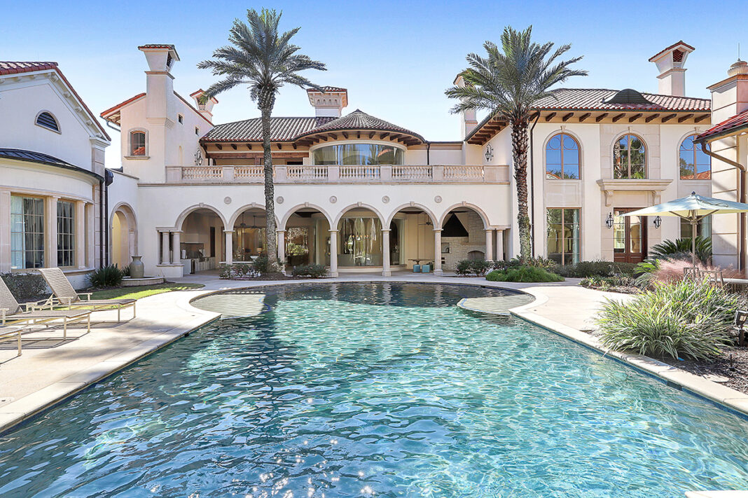 11001 Highland Rd-pool day