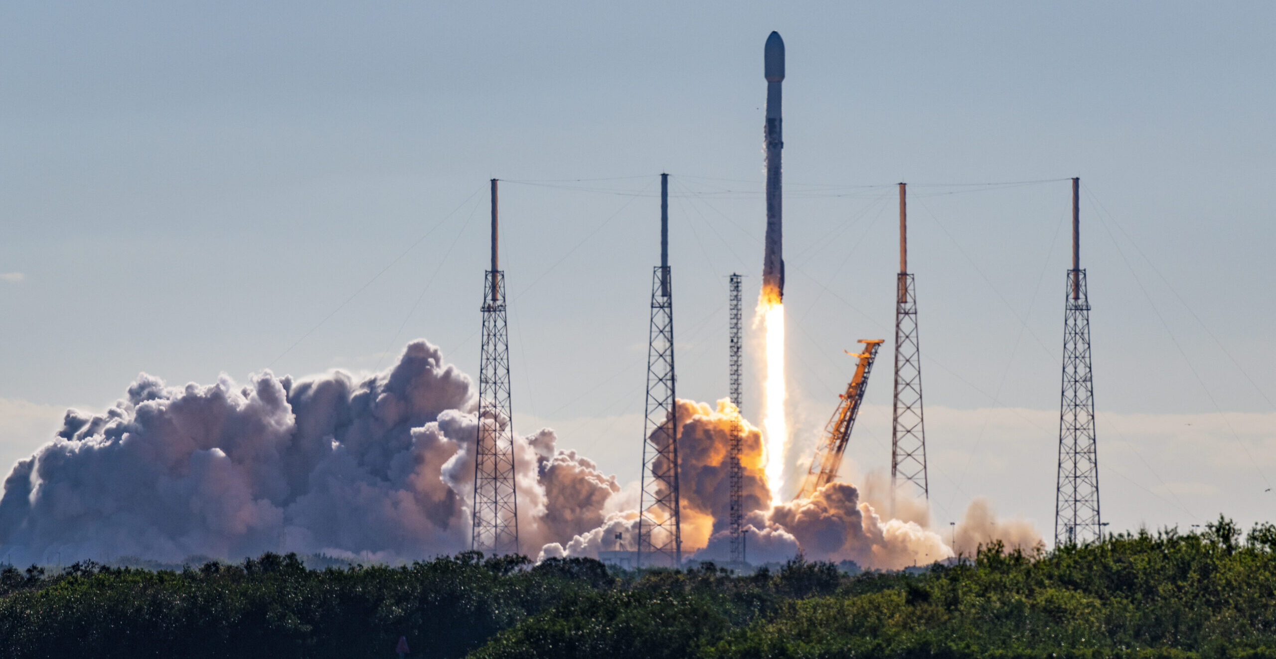 SpaceX-iStockcom-Robert Michaud